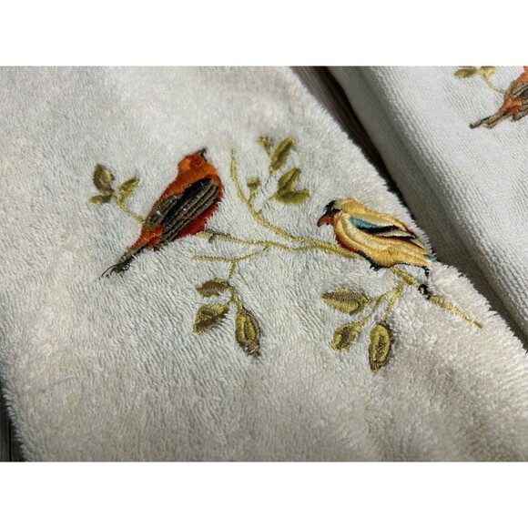 Set of 3 Vintage Avanti Hand Towels Gilded Songbird Embroidered Birds Cream - Picture 3 of 11